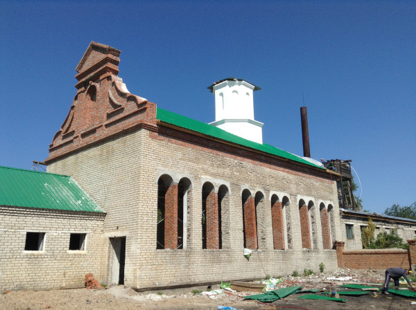 Строящийся Покровский храм Троицкого монастыря, май 2014 г.
