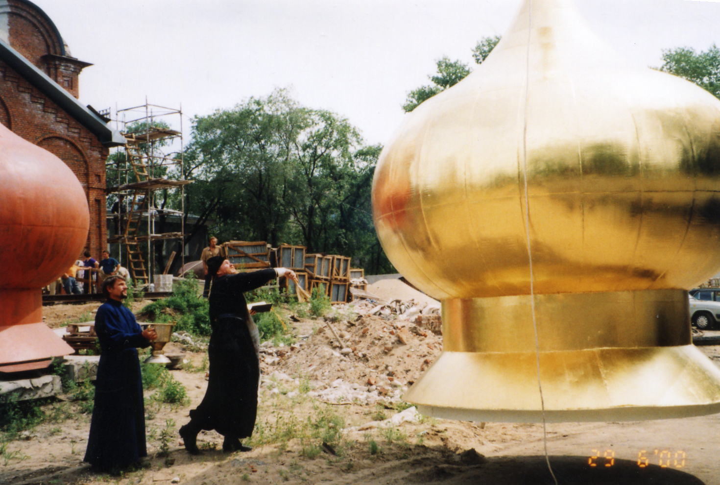 Освящение куполов кафедрального собора, июнь 2000 г.